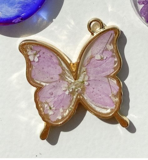Butterfly bezel Custom Tag - lilac