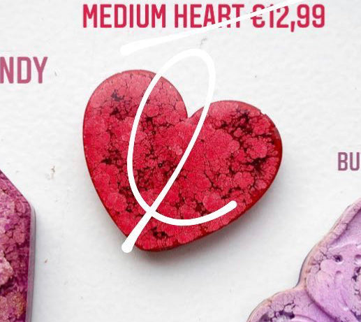 Red heart Custom Tag - Medium