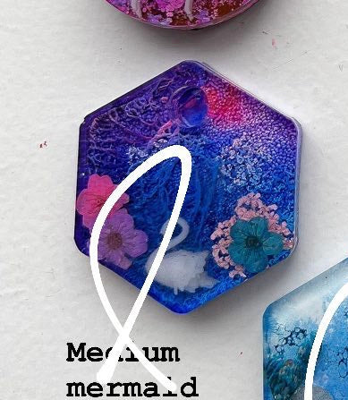 Medium Hex Swann Custom Tag - Medium