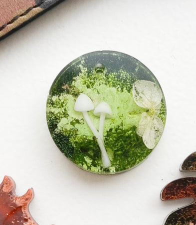 Green mushroom Custom Tag - Medium